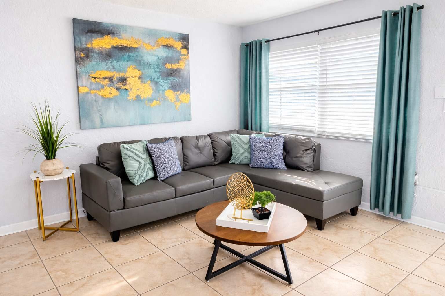 智能电视、办公室