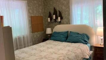 3 habitaciones, escritorio, wifi gratis y ropa de cama