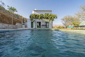 Seasonal outdoor pool, sun loungers - Paredones 3 Villa Rural Caminito del Rey (Álora)