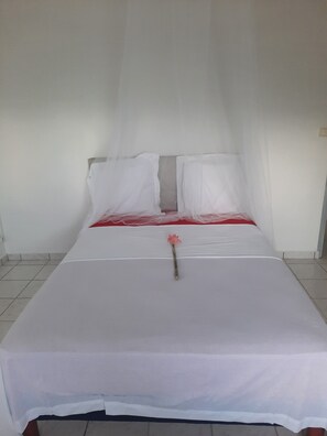 2 bedrooms, iron/ironing board, travel cot, free WiFi - Au cœur de la forêt domaniale chez les roses de porcelaine (Sainte-Rose)