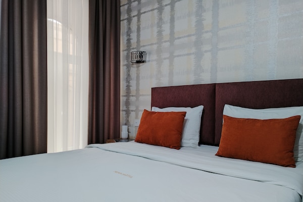 In-room safe, desk, blackout drapes, soundproofing