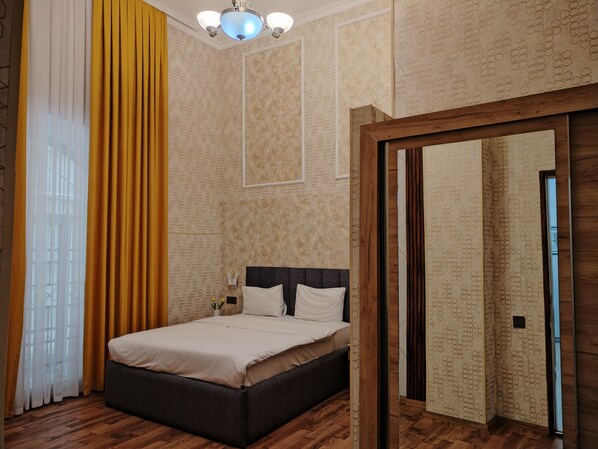Chambre économique double | Coffre-fort, bureau, rideaux d’obscurcissement, système d’insonorisation