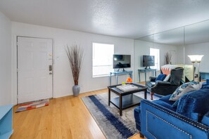 TV - 4 Mi to Dtwn Dallas! Walkable Condo w/ Pool Access (Dallas)