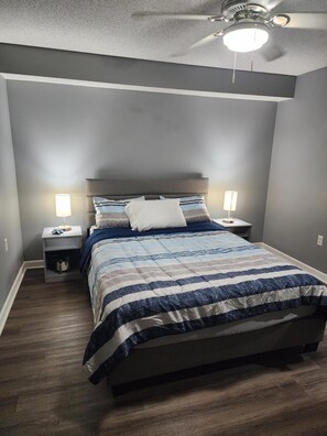 3 室のベッドルーム、アイロン / アイロン台、WiFi、ベッドシーツ