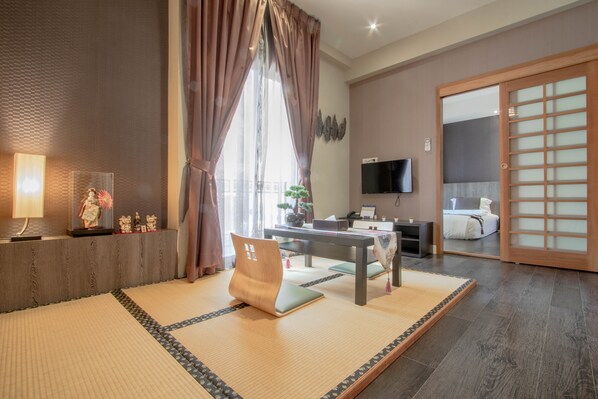 1 bedroom, desk, free WiFi, bed sheets