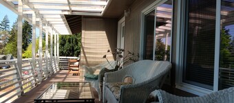 Orchard Lane Retreat, A Peaceful Water View Getaway With Room For Everyone!