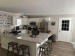 Private kitchen - Clean, Quiet, & Cozy, Bungalow Getaway (Savannah)