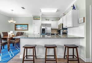 Fridge, microwave, oven, stovetop - Great Winter Rates and promotions plus early bird promotions for Summer 26 (Orange Beach)