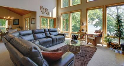 Lakefront Brainerd Cabin w/ Fireplace!