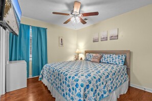 3 habitaciones, tabla de planchar con plancha y cuna de viaje 