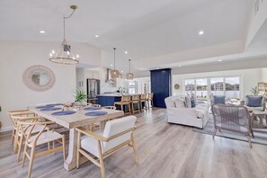 Dining - 530 Coastal Cabana – Waterfront Pool Home w/ Hot Tub, Dock, Golf Cart & Walk to Beach (Indian Rocks Beach)