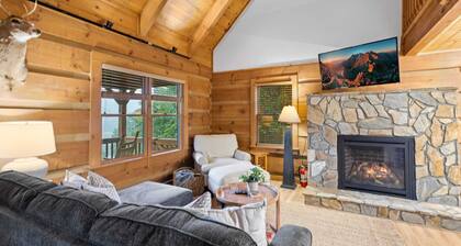 Delightful Cabin near Blue Ridge Mountains