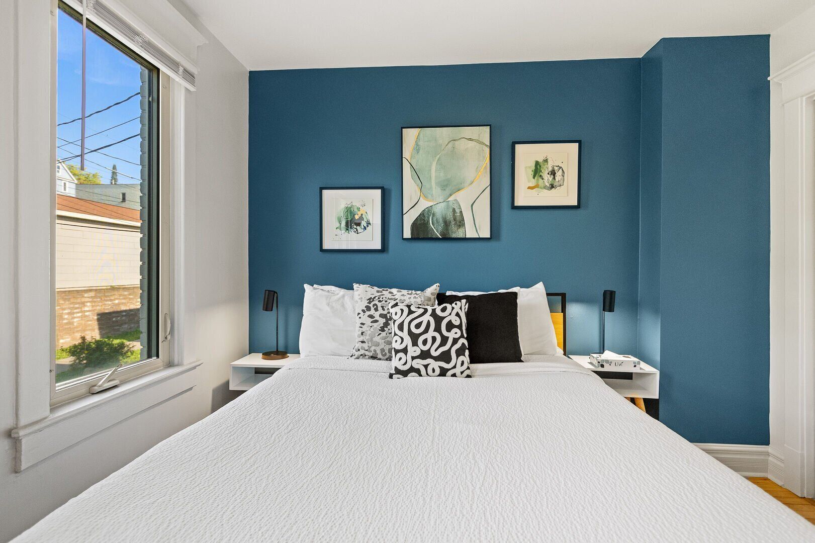 2 habitaciones, tabla de planchar con plancha, wifi y ropa de cama 