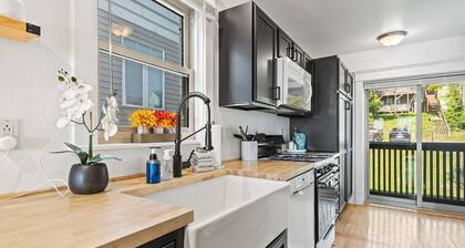Fika Condo: Your Downtown Duluth Retreat