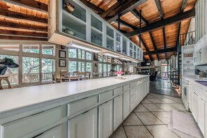 Interior - Hidden Buffalo Lodge | Sleeps 13 w/Kid's Loft! (Alto)