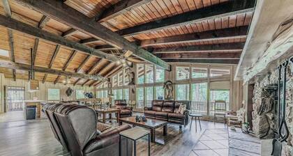 Hidden Buffalo Lodge | Sleeps 13 w/Kid's Loft!