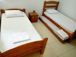 2 chambres, bureau, Wi-Fi, literie fournie