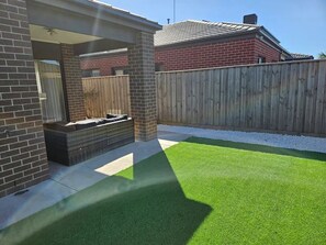 Property grounds - Tranquil home in Point Cook. (Point Cook)