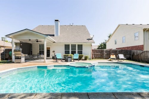 4Bedroom with King bed/ Suite Downstairs 
