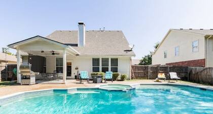 4Bedroom with King bed/ Suite Downstairs