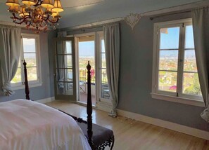 4 soverom, skrivebord, strykejern/-brett og wi-fi (inkludert)