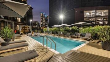 Piscine extérieure, piscine chauffée