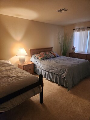 2 bedrooms, iron/ironing board, free WiFi, bed sheets