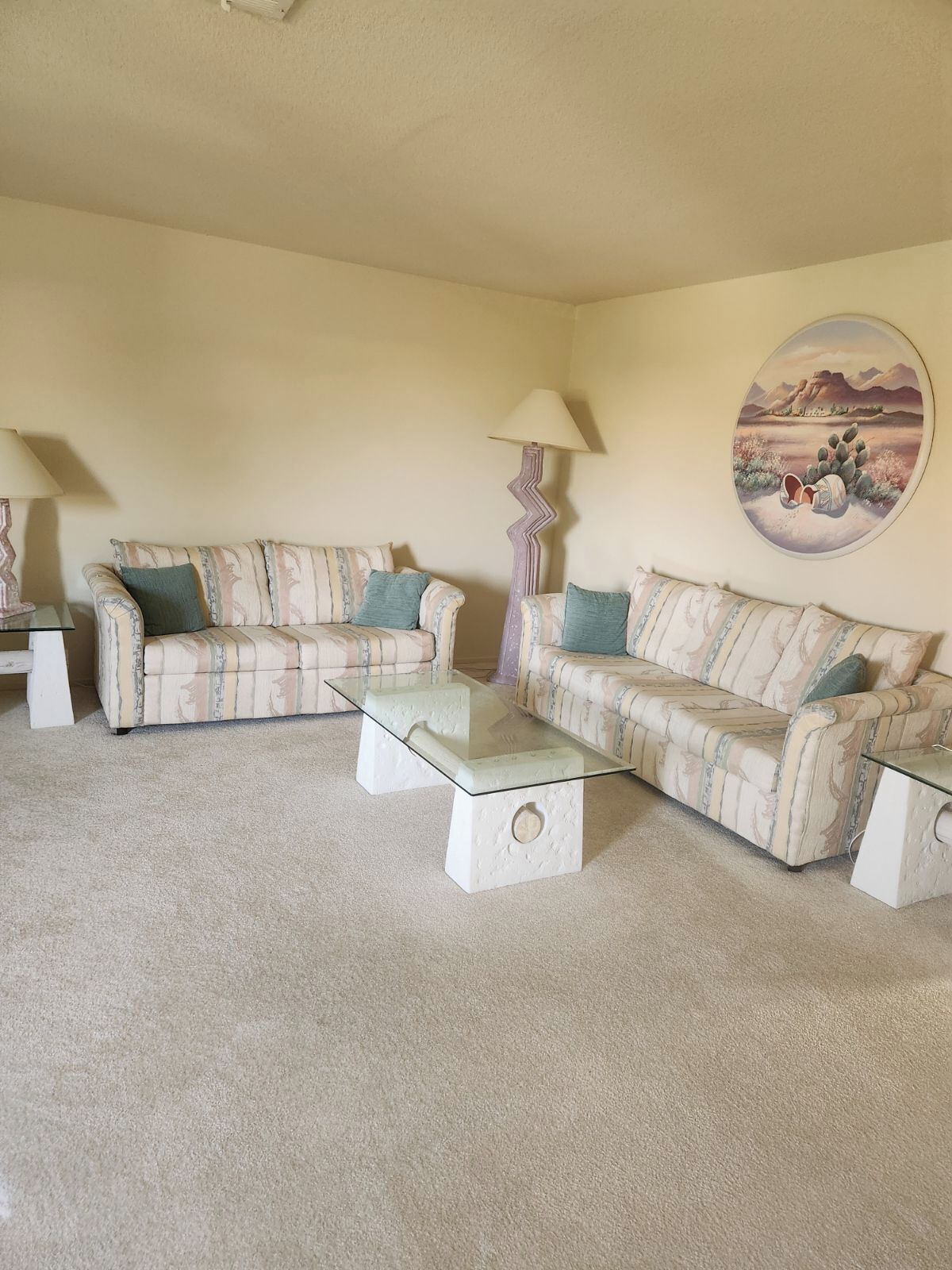 Quiet, cozy 2/2 near Hawk Ridge. Sleeps 6. Upper level. Casinos and golf nearby