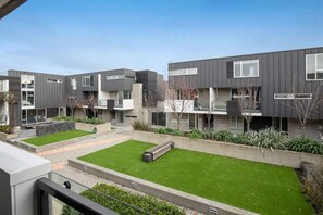 Property grounds - Cosy, Central & Convenient (Christchurch)