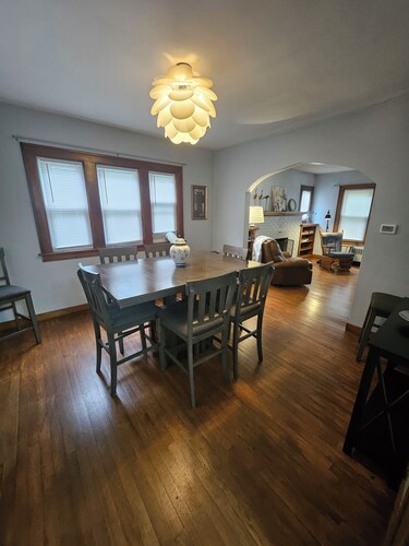 MSU 10 min away! LONG TERM renters welcome! Pet & family friendly