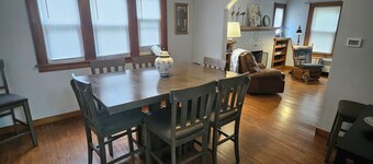 MSU 10 min away! LONG TERM renters welcome! Pet & family friendly