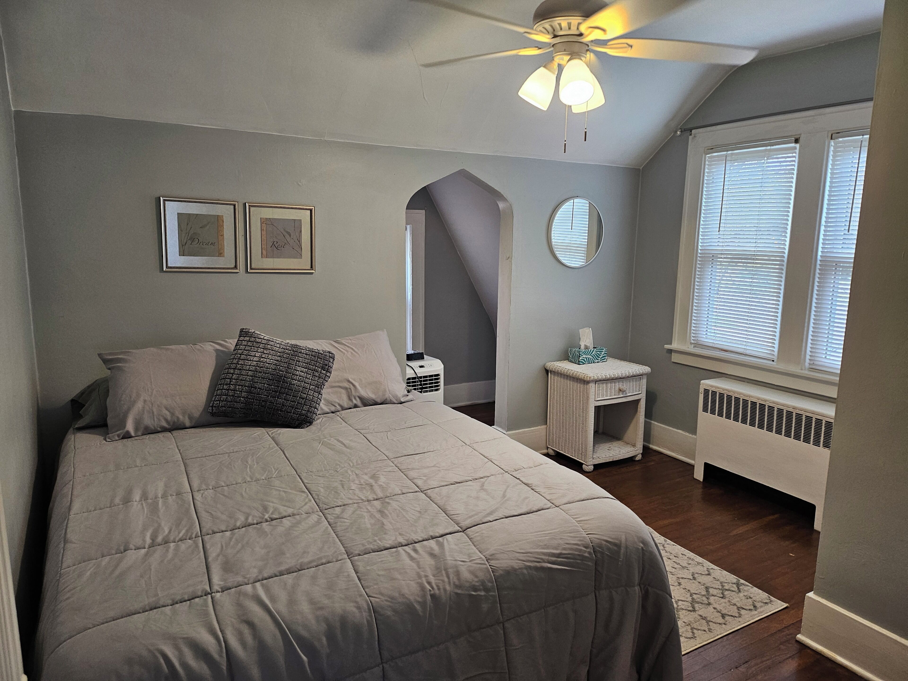 3 chambres, fer et planche à repasser, Wi-Fi gratuit, draps fournis