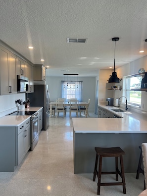 Fridge, microwave, oven, stovetop - Pool house, close to the beach! (Satellite Beach)