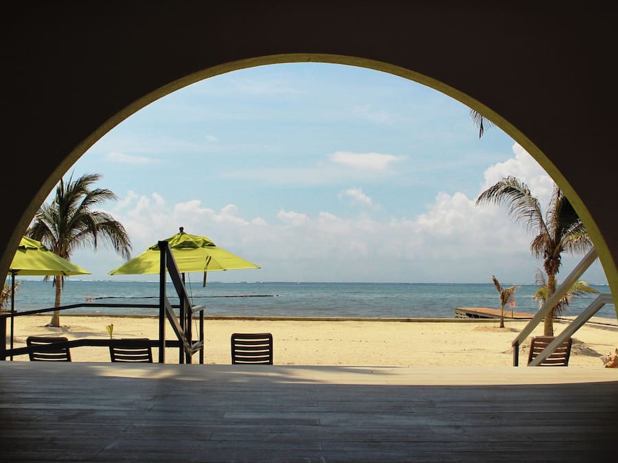 Solsenger, parasoller, strandhåndklær og fridykking