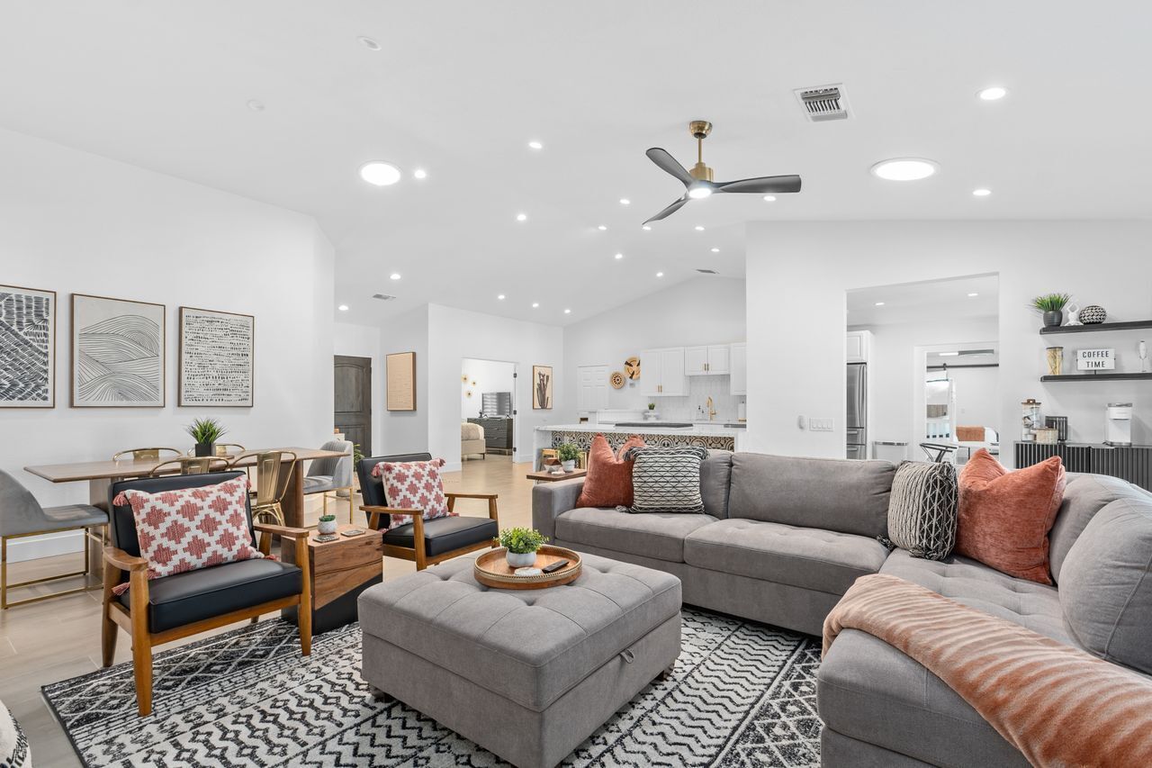 Smart TV, fireplace, table tennis