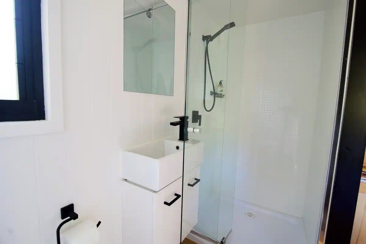 提供毛巾、番梘、廁紙