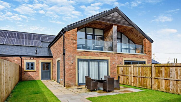 Outdoor dining - Northumberland Luxury Stays - The Gavel (Northumberland)