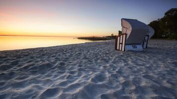 Una spiaggia nelle vicinanze