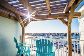 Property grounds - Luxury Waterfront Marina Townhome, Private Rooftop Deck, and Private Elevator (Port Aransas)