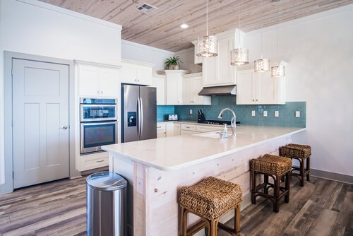 Luxury Waterfront Marina Townhome, Private Rooftop Deck, and Private Elevator