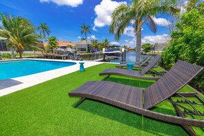 Piscine extérieure, piscine chauffée