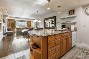 Interior - Shadow Ridge 408-3 | Walk 2 Ski | Mtn Views | Top Floor | Kitchen | Fireplace | Pool & Hot Tub (Park City)