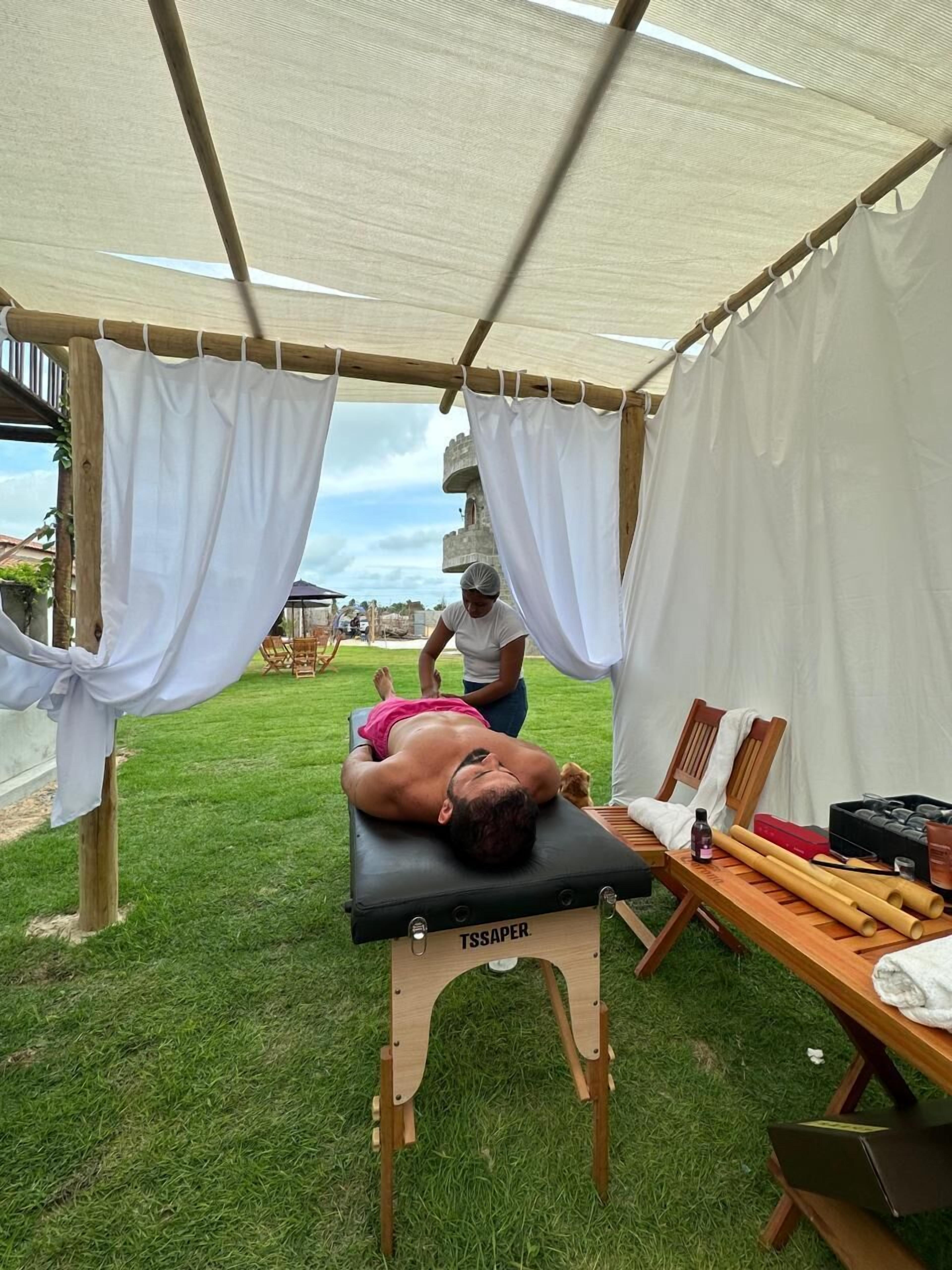 Massage đá nóng, massage mô sâu, massage thể thao 