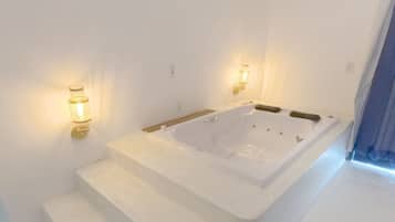 Bañera de hidromasaje privada