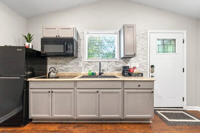 Tiny Home Retreat in Lawrenceville near Gas Sout Arena - Perfect for couples