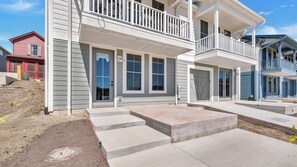 Exterior - Welcome to A View to A Chill | Navvy Town Duplex (Ottawa)