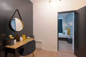 1 chambre, fer et planche Ă repasser, lit parapluie, Wi-Fi