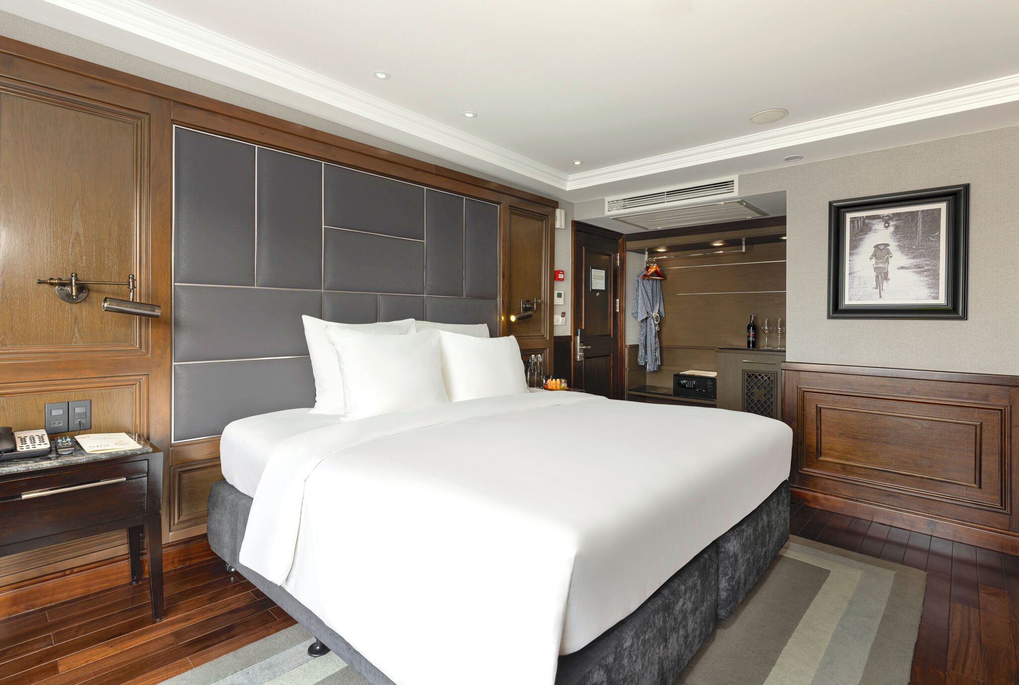 客房内保险箱、隔音、床单