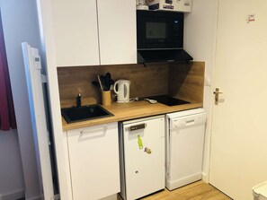 Køleskab, mikrobølgeovn, ovn, opvaskemaskine