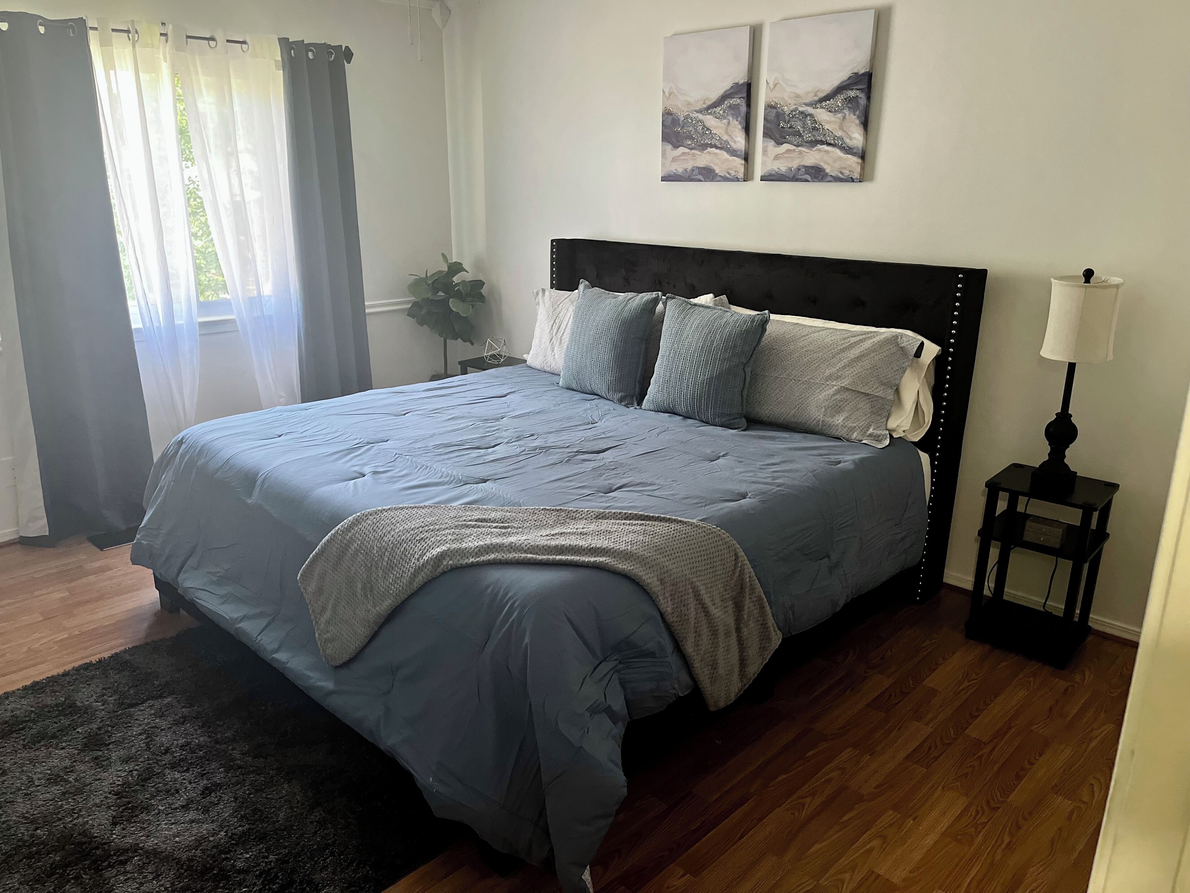 Townhome within 6 -11 miles of Hospitals, Museums, AFB, Walking Trails & More!
